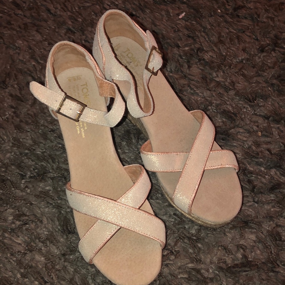 TOMS wedges